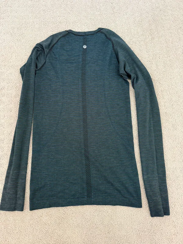 Lululemon Blue-Black Striped Long Sleeve Top Size 6 - Image 4