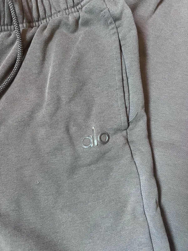 Alo Yoga Sweatpants - Image 4