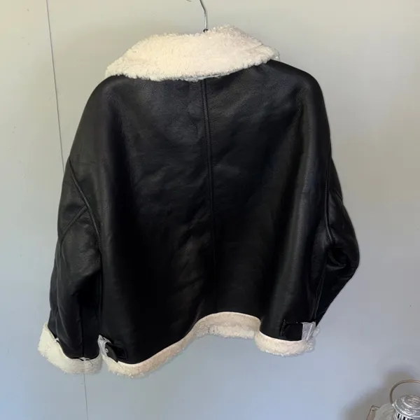 NEW Faux Leather and Shearling/Sherpa Jacket Black Size L - Image 3