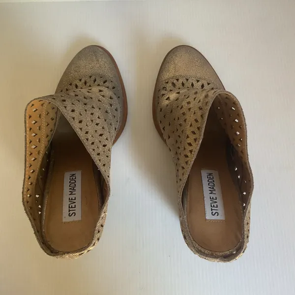Steve Madden Women’s Gold Cutout Leather Mules Block Heel Size 6.5 - Image 7