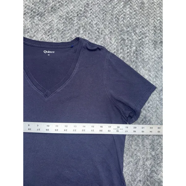 Quince Women's V-neck Short Sleeve Tee Navy Blue Size Medium - Image 4