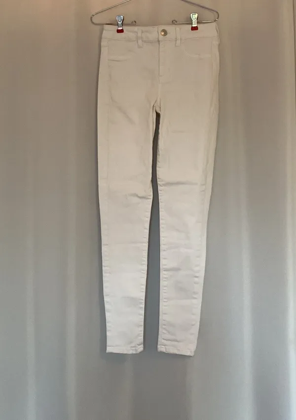 American Eagle Outfitters White Jeans - Image 2