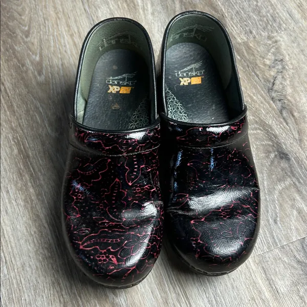 Dansko Pro XP 2.0 Patent Leather Clogs Size 40 (US 9.5-10) - Image 4