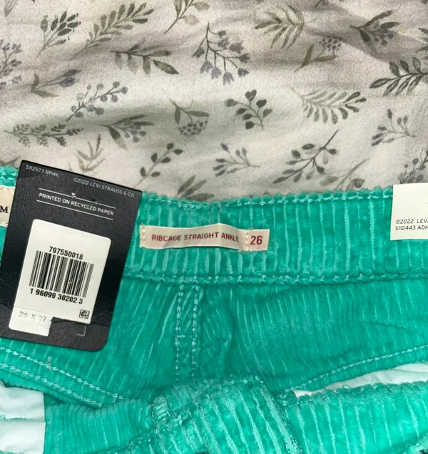 Levi's Ribcage Straight Ankle Cord Jeans - Image 3