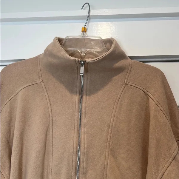 Old Navy women’s Beige Zip-Up Sweatshirt size large. - Image 4