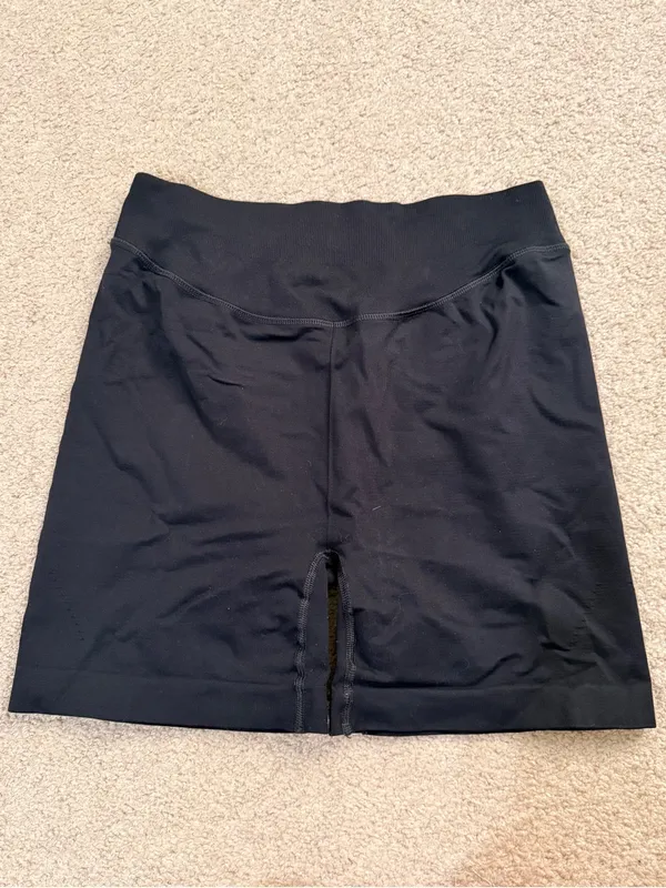 Gymshark Black‎ Seamless High Rise Biker Shorts Women’s Small - Image 3