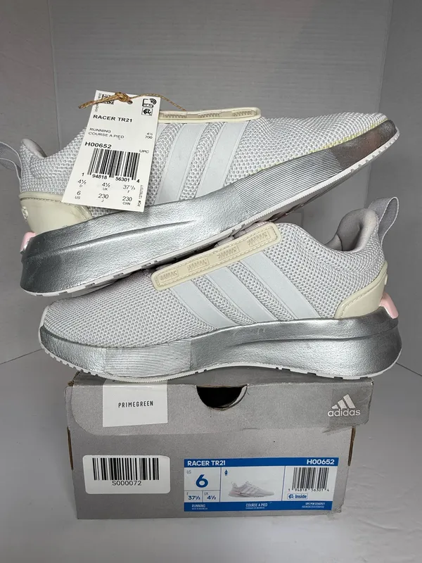 Women’s Adidas Racer TR21 size 6W - Image 2