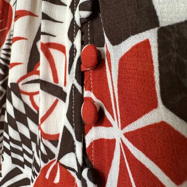 👗🌟Anthropologie Tiered Maxi Dress XS Boho Cutout Flutter Sleeve Red Black Print - Image 9