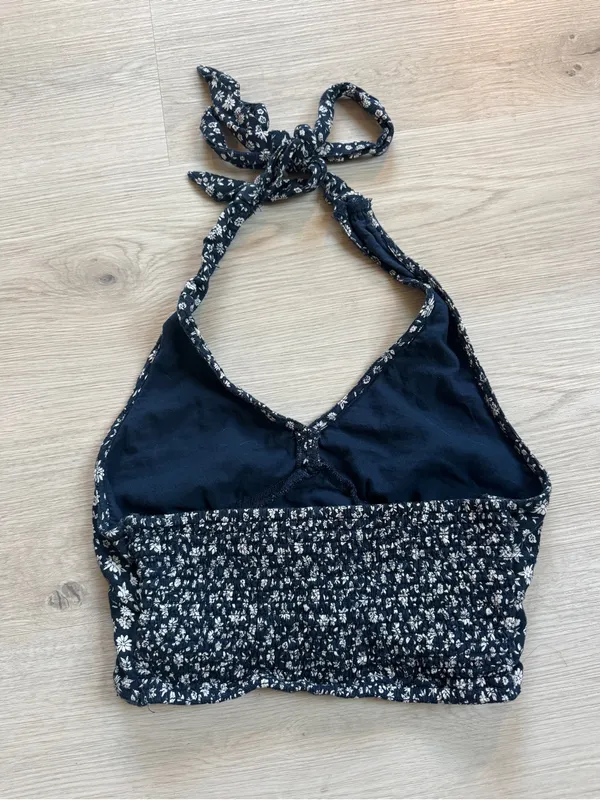 American Eagle Outfitters Black Floral Halter Crop Top - Image 3