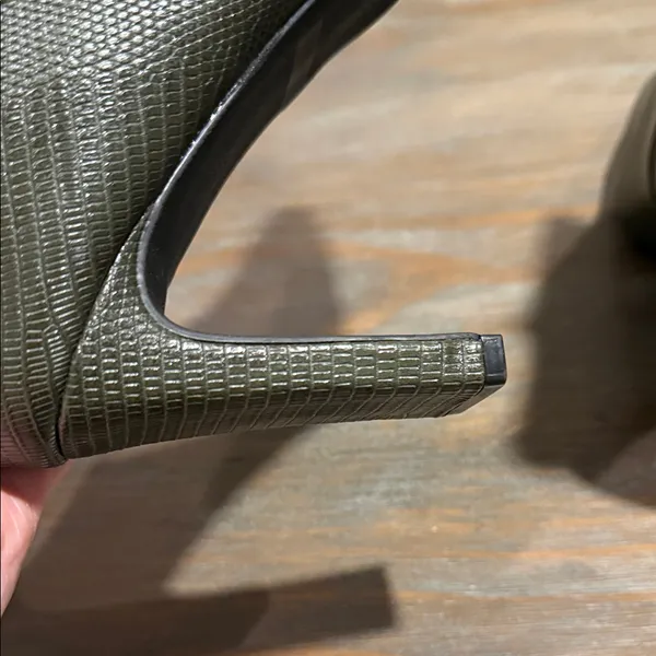 Journee‎ Collection Sarah Block Heel Bootie Olive Green Lizard Texture Zip 12 - Image 10