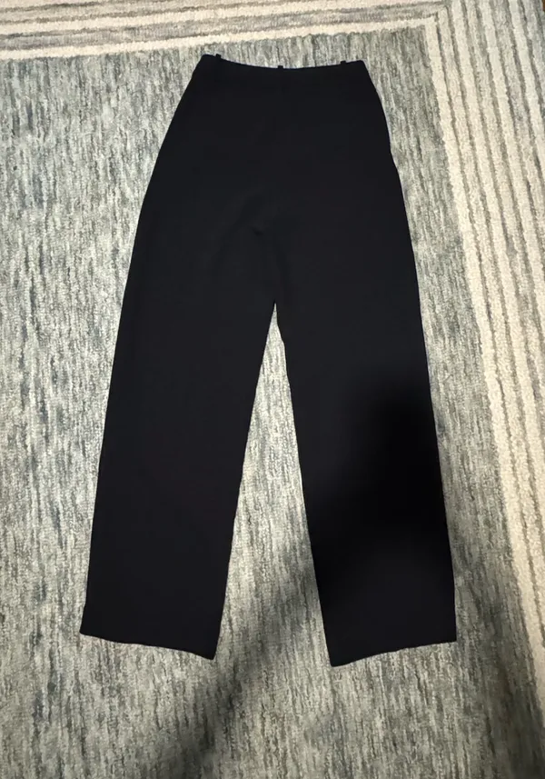Aritzia Wilfred Effortless Pants - Image 4