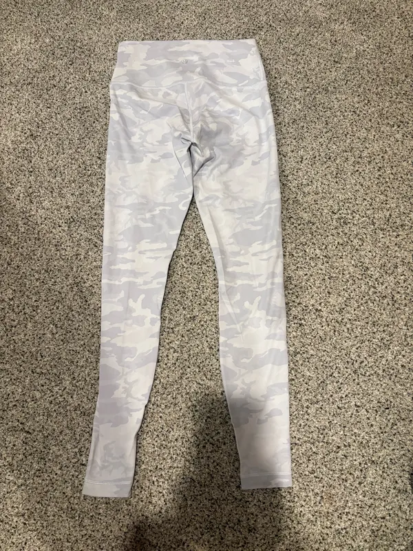 Lululemon Wunder Under High-Rise Leggings 28" - Image 2