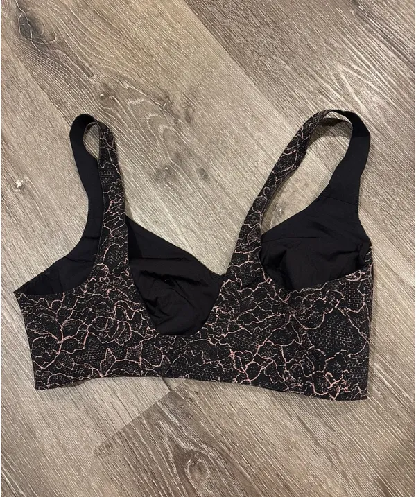 Lululemon Like Nothing Spanish Rose Black Sports Bra sz 34D - Image 3