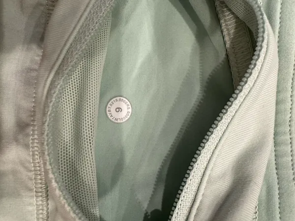 Lululemon Speed Up Shorts 4" Mid-Rise 6 - Image 3