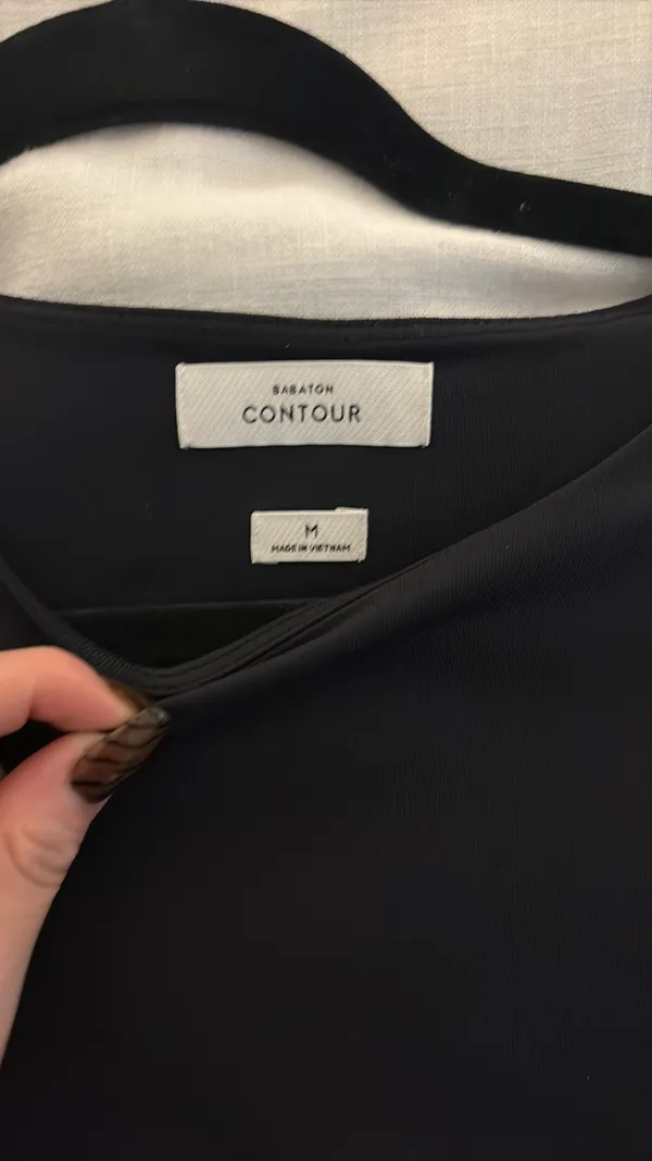 Aritzia Babaton Contour Top - Image 3