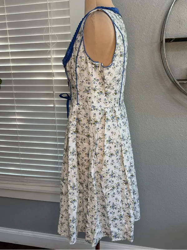 NWT Scarlet Darkness Dress Size Medium Dirndl Oktoberfest - Image 2