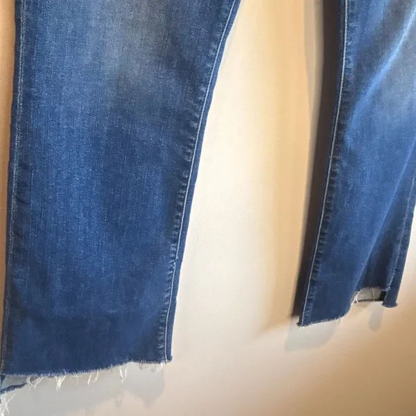 Mother the Insider Crop Step Fray Jeans in Wish Upon A Star Wash - size 29 - Image 2