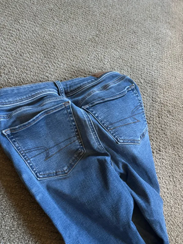 American Eagle bootcut size 2 short  never worn - Image 3
