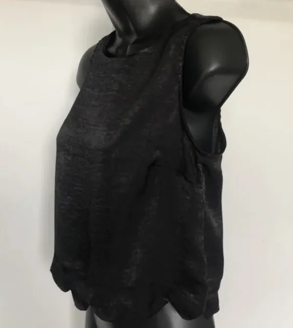 Monteau Los Angeles Black Scalloped Hem Crop Top, size Large - Image 2