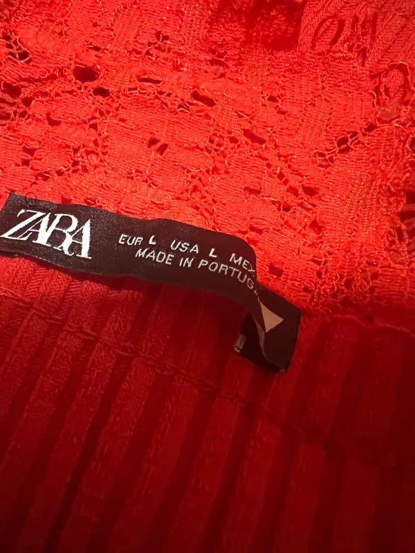 Red Intense Lace Ribbed Cropped Top - Image 8