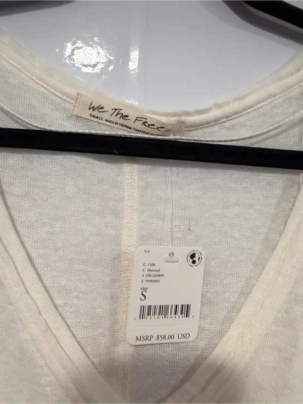 We the Free NWT Women's Cream V-Neck Lightweight Tee - Image 2