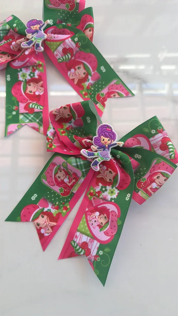 Adorable set of 2 Strawberry Shortcake-inspired hair bows - Image 4