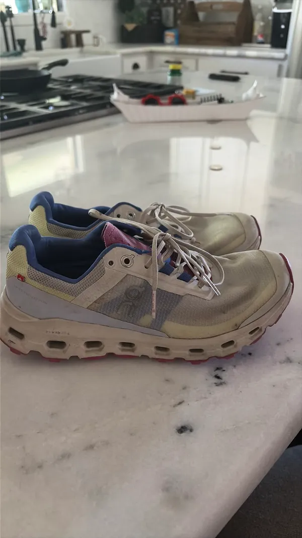On Cloud Shoes - Image 4