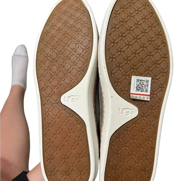 UGG Adley Perf Slip-On size 10‎ grey - Image 4