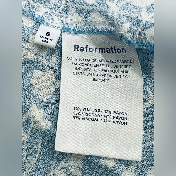 Reformation dress size 6 flattering silhouette, accentuated by the puff sleeves - Image 9