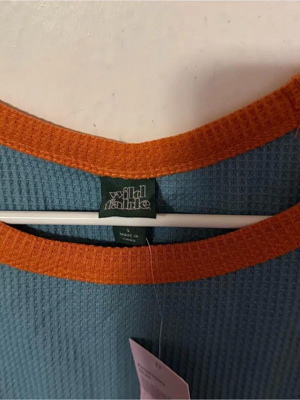 Target Blue Crop Top with Orange Trim - Image 4