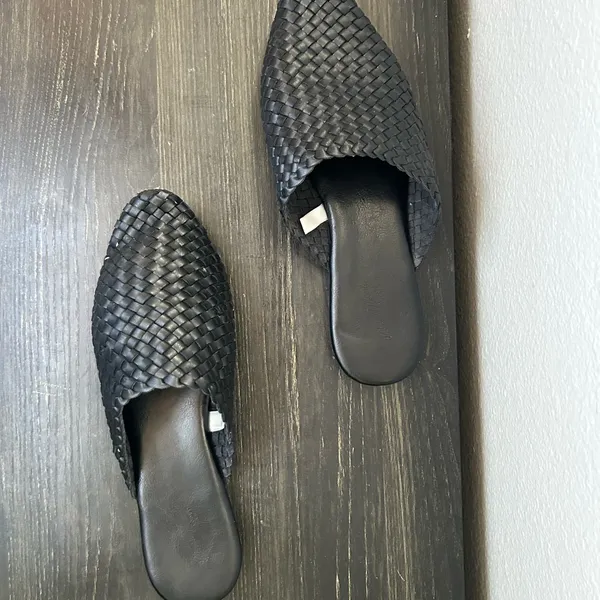 Universal Threads Loafers Black Woven Slip-On Loafers - Stylish Casual Comfort 7 - Image 3