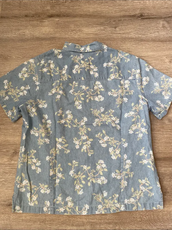 Classic Elements | blue floral button down shirt size medium - Image 6