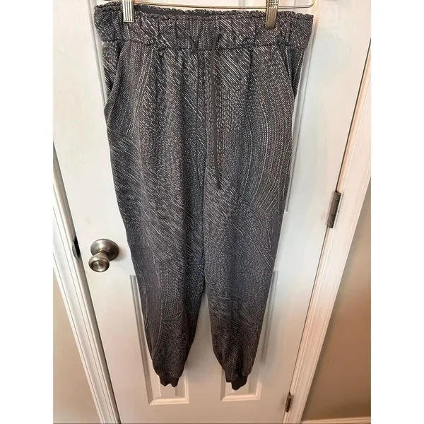Lululemon Women’s Stretch High Rise Jogger Anchor Alpine White Sz 6 gray & white - Image 6
