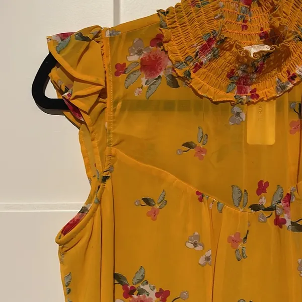 Floral blouse with smock neck line Size L - Image 5