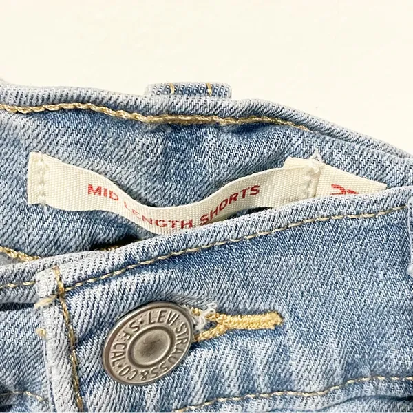 Levis Size 27 Medium Wash Mid Length Denim‎ Jean Shorts Cuffed - Image 2