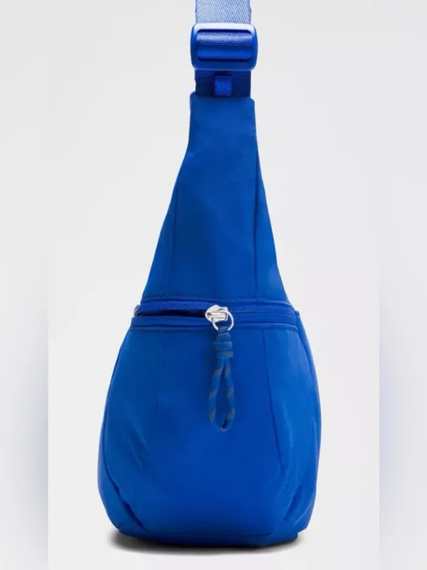 Lululemon NWT Slouchy Sling Bag Blue 6L Adjustable Straps Water Repellent - Image 5