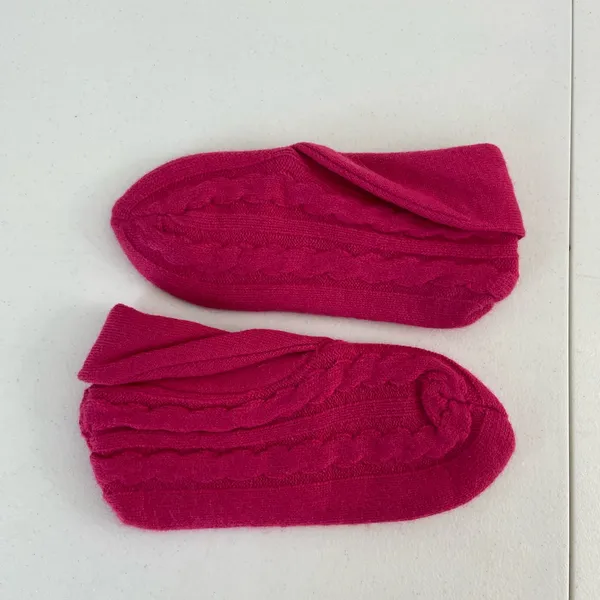 NWOT Lauren Ralph Lauren women’s hot pink cable knit sweater‎ booties slippers - Image 5