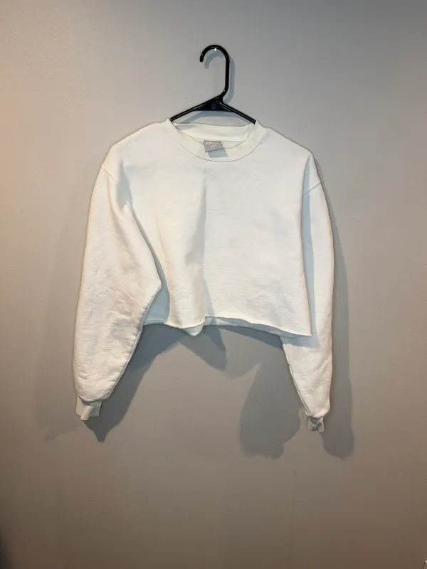 TNA Aritzia Cropped Crew - Image 6