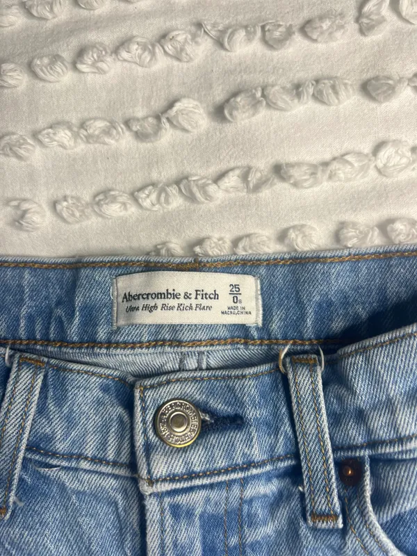 Abercrombie Jeans - Image 5