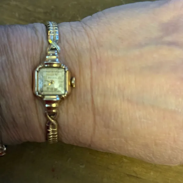 Vintage Bulova 10K gold filled mechanical windup watch - Image 10