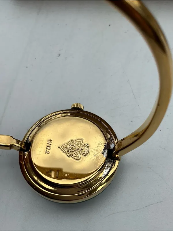 Gucci Gold Bangle Watch with beautiful bezels💛💙💚❤️💜🩵 - Image 7