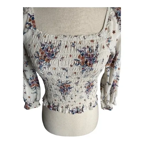 REWIND-CREAM COLOR FLORAL SMOCKED TOP-WOMENS SIZE SMALL Gorgeous top, fro t and back smocking, women’s size small, excellent condition Measurements: Bust: armpit to armpit 14-18 inches Length: shoulder seam to bottom 17 inches - Image 5