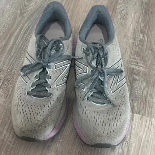 New‎ Balance Fresh Foam Women's Running Shoes Grey Purple size 6.5 - Image 3