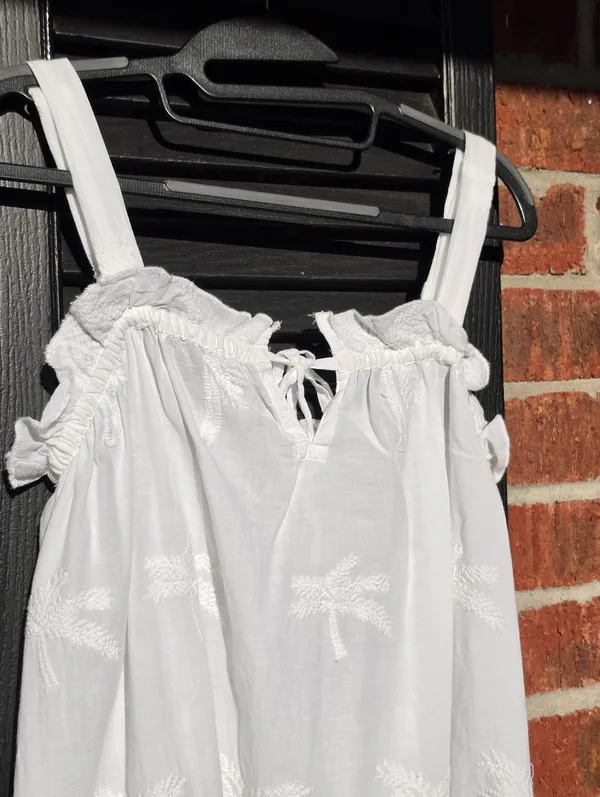NEW GOA BEACHWEAR White Embroidered Palm Trees Mini Dress Small - Image 4