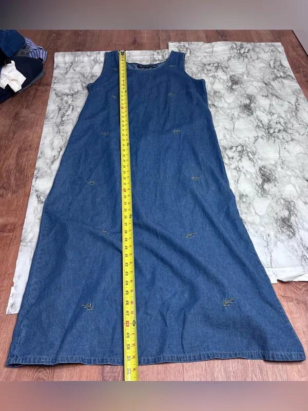Vintage Denim Long Maxi Dress Blue Gold floral Embroidery 90s medium 100% Cotton - Image 4