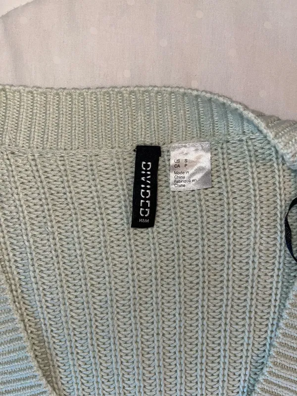 H&M Sweater - Image 2