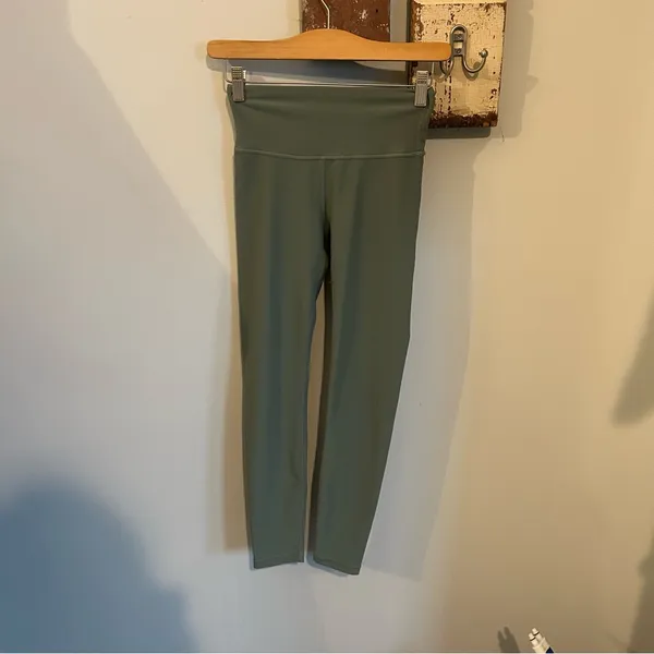 Anthropologie Wilo Base Ribbed Leggings in Green - Image 2