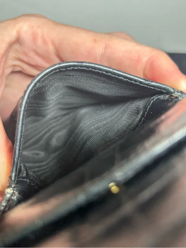 Ferragamo Vintage Vara Bow Wallet Croc Embossed Black Leather Compact Bifold - Image 11