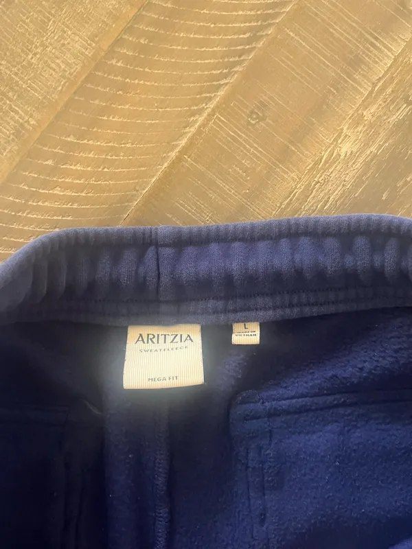Aritzia sweatpants navy - Image 2