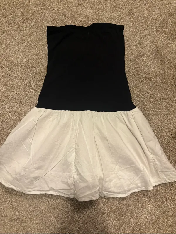 Hollister Black Strapless Dress with White Skirt - Image 4
